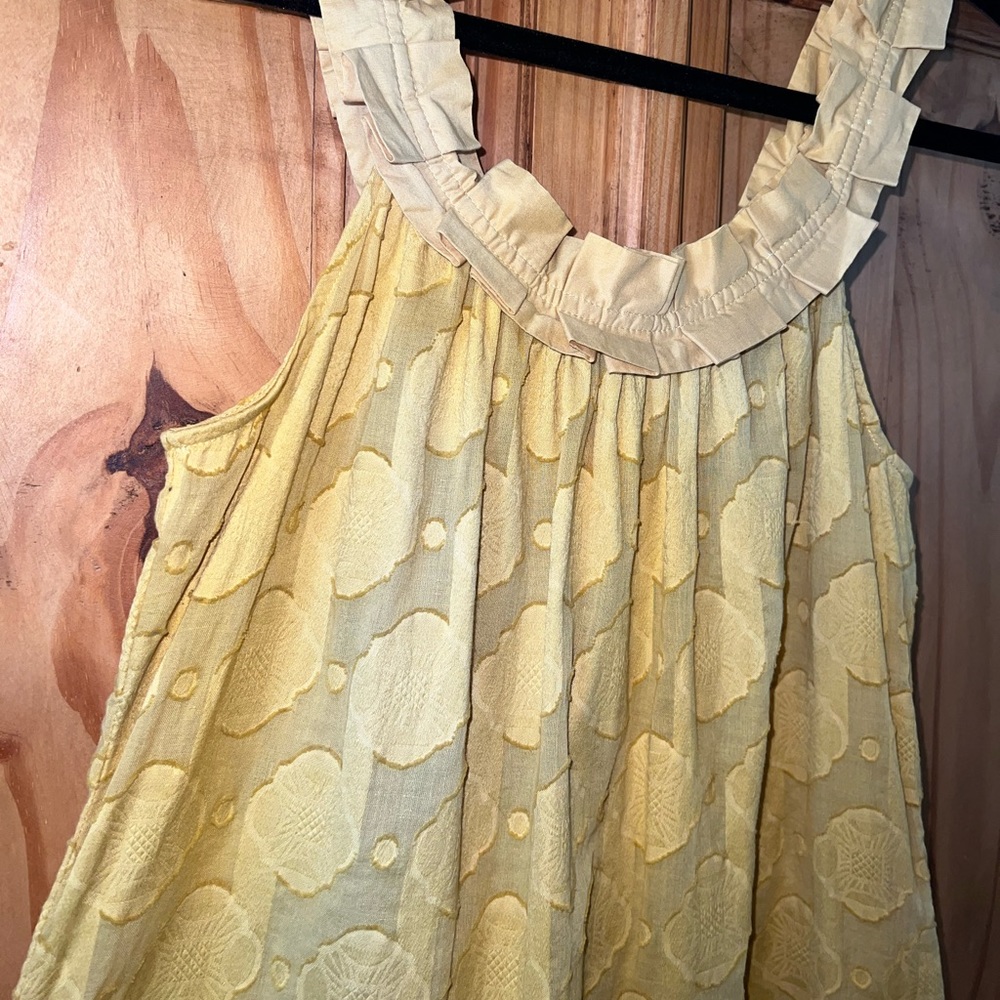 BCBG yellow polka dot sleeveless top. SZ. M - Picture 12 of 12